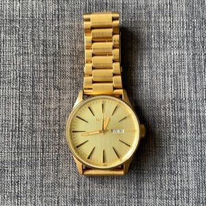 Nixon gold the sentry watch